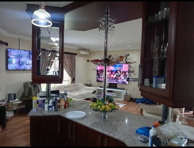 4 BEDROOM HOUSE FOR SALE IN VANDERBIJLPARK SE 4